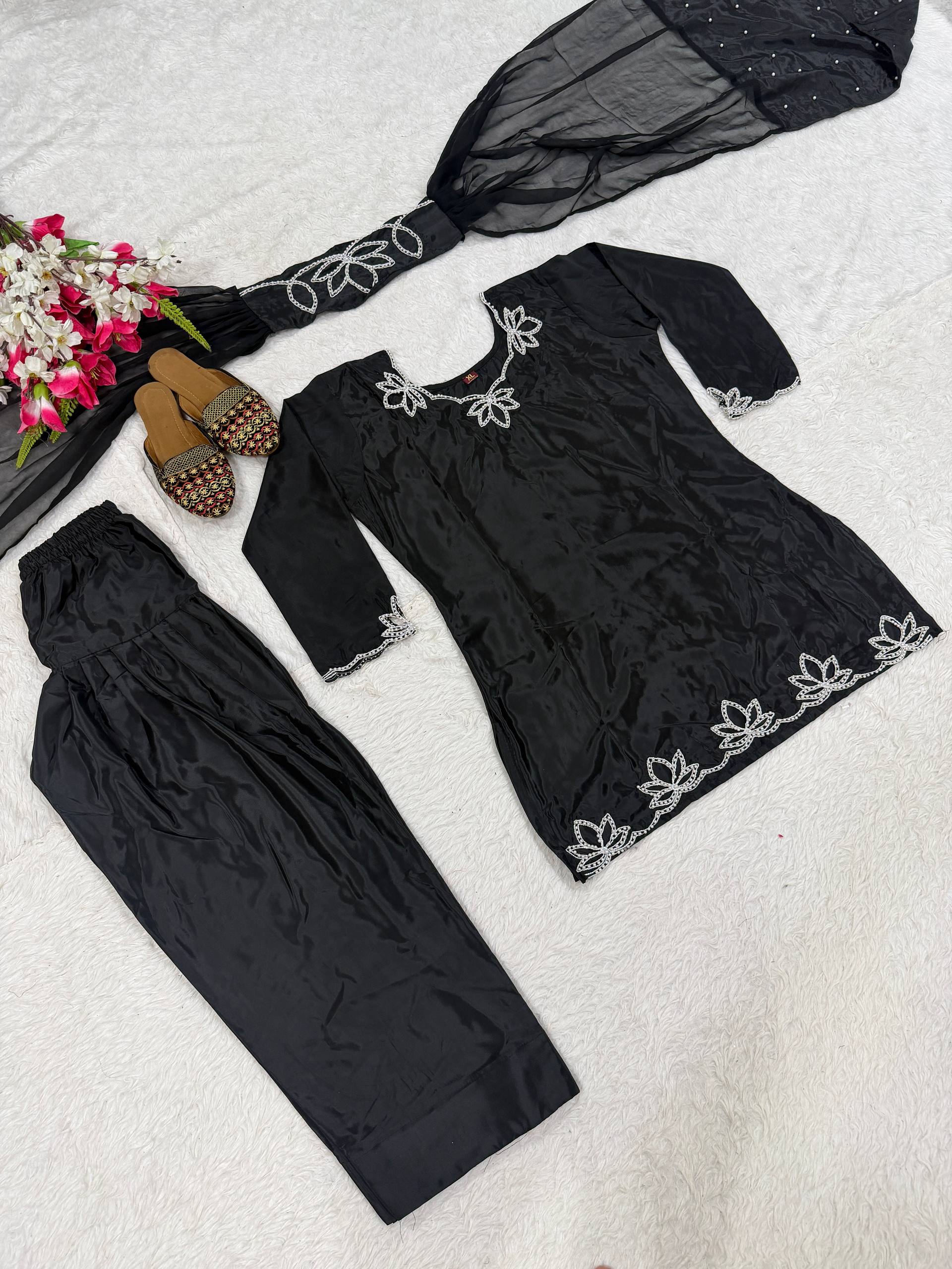 The Midnight Onyx Lotus-Embroidered Silk Set